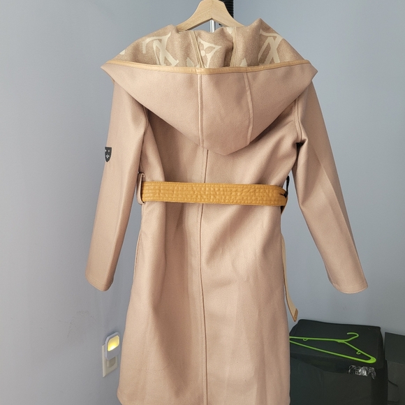 Tan Hooded Coat with Belt Size M, NEW - Picture 8 of 13